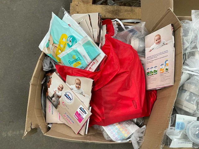 Partij babyverzorgingsproducten - afbeelding 9 van  10