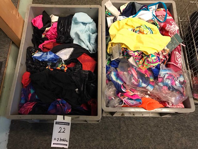 Partij bad- en sportkleding - afbeelding 1 van  3