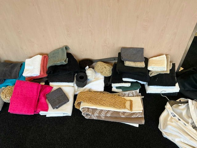 Partij badjassen en handdoeken - afbeelding 4 van  9