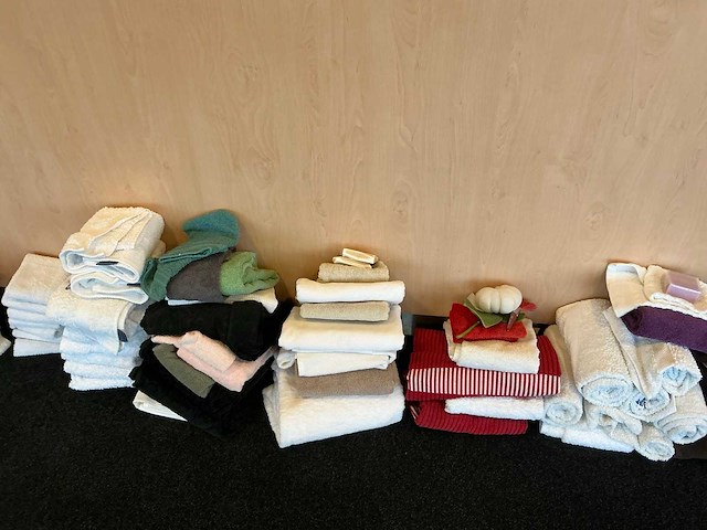 Partij badjassen en handdoeken - afbeelding 7 van  9