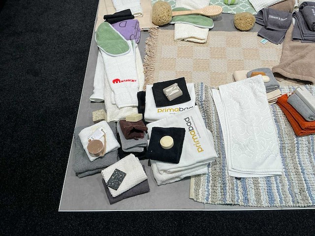 Partij badjassen en handdoeken - afbeelding 2 van  6