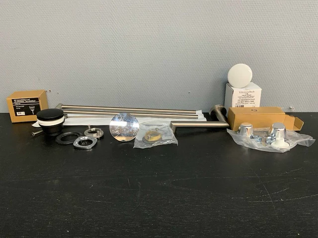 Partij badkamer accessoires - afbeelding 2 van  6