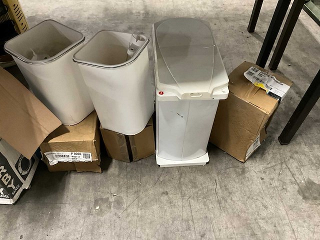 Partij badkamer accessoires - afbeelding 3 van  3