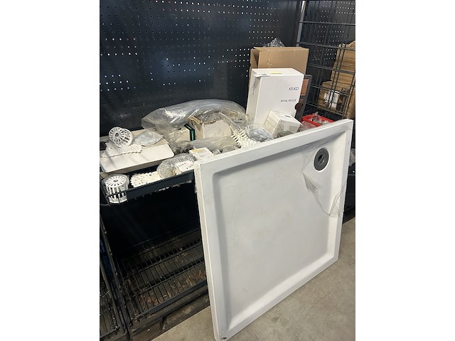 Partij badkamer goederen w.o. ludi, hansgrohe, keuco, sphinx - afbeelding 1 van  10