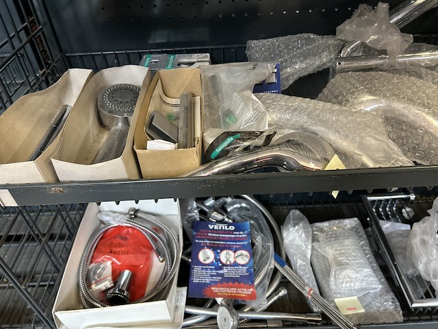 Partij badkameraccessoires w.o. douchekop, o.a. hansgrohe - afbeelding 3 van  9