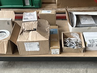 Partij badkameraccessoires w.o. silhouet w.o. damixa, reflex, viega - afbeelding 1 van  7