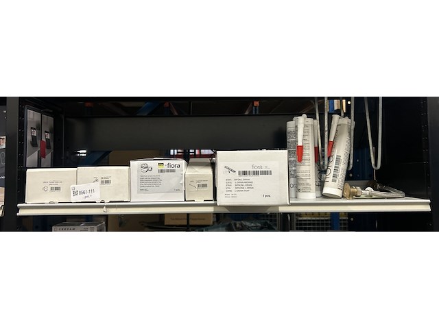 Partij badkameraccessoires w.o. zeepdispenser w.o. viega, fiora - afbeelding 1 van  4