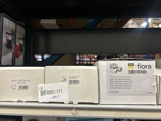 Partij badkameraccessoires w.o. zeepdispenser w.o. viega, fiora - afbeelding 2 van  4