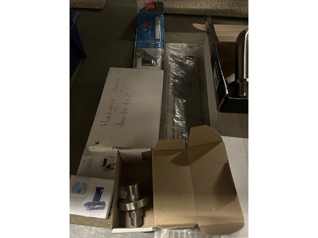 Partij badkamer/sanitair accessoires en toebehoren w.o. assenti - afbeelding 4 van  6