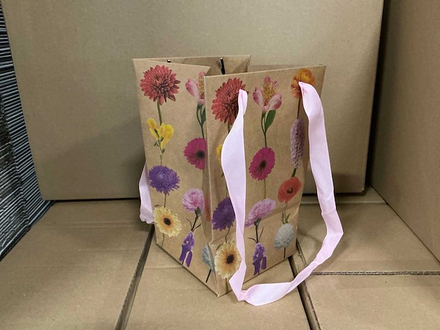 Partij bag flower stems cardboard 16x12x22cm (2100x) - afbeelding 1 van  4