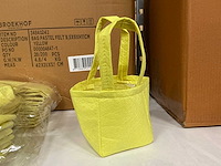 Partij bag pastel felt 9,5x9,5xh11cm yellow (1100x) - afbeelding 1 van  4