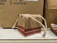 Partij bag sporty carton 9,5x8,5xh9,5cm (380x) - afbeelding 1 van  5