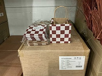 Partij bags checks red 13x13x13cm brown craft paper (1440x) - afbeelding 1 van  6
