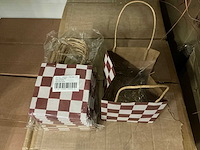 Partij bags checks red 13x13x13cm brown craft paper (1440x) - afbeelding 3 van  6
