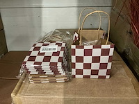 Partij bags checks red 13x13x13cm brown craft paper (1440x) - afbeelding 2 van  5