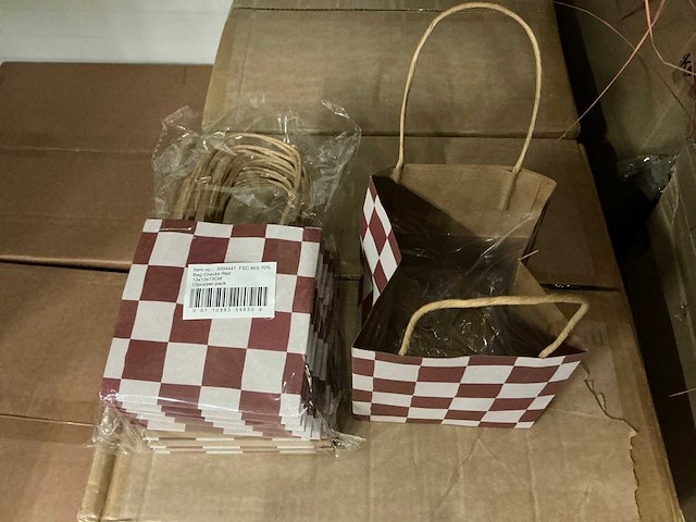 Partij bags checks red 13x13x13cm brown craft paper (1440x) - afbeelding 3 van  5