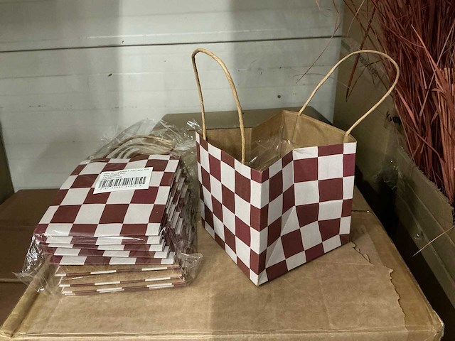 Partij bags checks red 13x13x13cm brown craft paper (1440x) - afbeelding 4 van  5