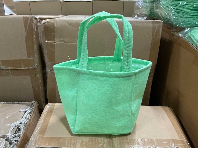 Partij bags pastel felt 9,5x9xh11cm green (1300x) - afbeelding 1 van  5