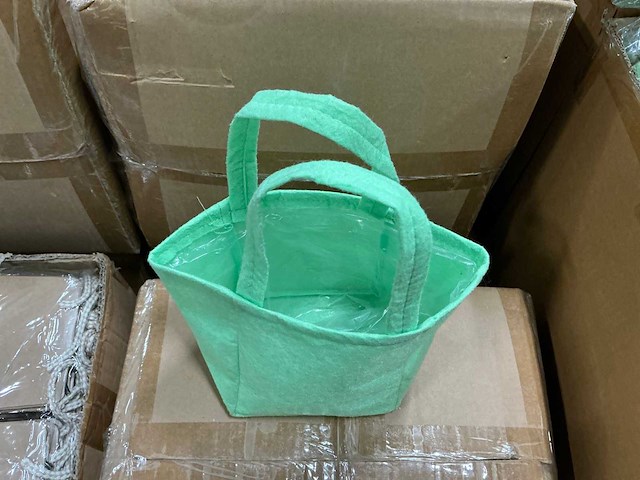 Partij bags pastel felt 9,5x9xh11cm green (1300x) - afbeelding 2 van  5