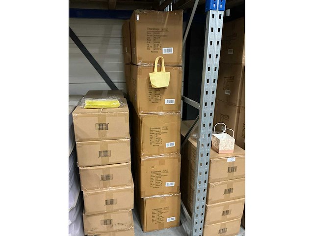 Partij bags pastel felt 9,5x9xh11cm yellow (2000x) - afbeelding 3 van  6