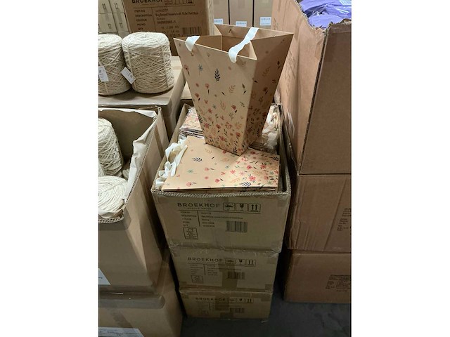 Partij bags spring carton 24/24x13/13xh30cm (600x) - afbeelding 2 van  5