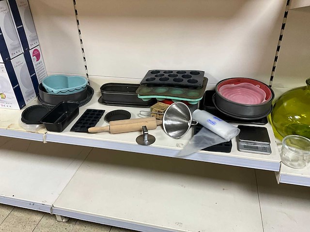 Partij bakbenodigdheden - afbeelding 2 van  9