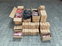 Partij bakjes en etui’s (470x) - afbeelding 1 van  8