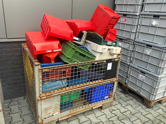 Partij bakken en kratten - afbeelding 3 van  3