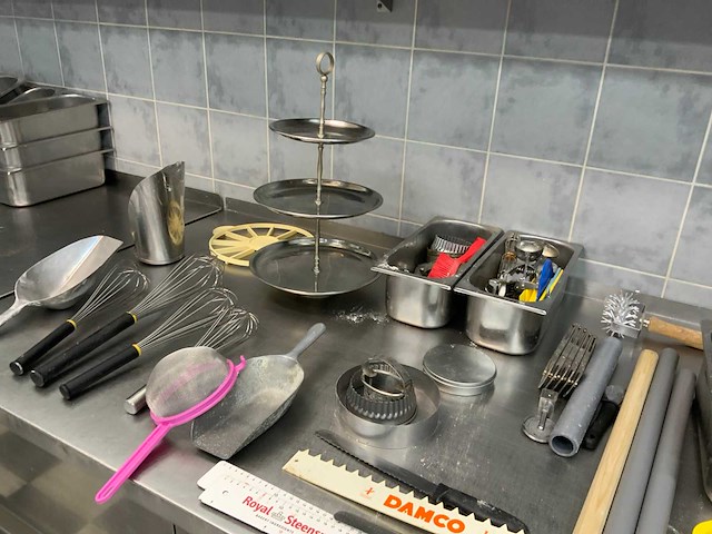 Partij bakker en keuken garnituren en gereedschappen - afbeelding 4 van  12