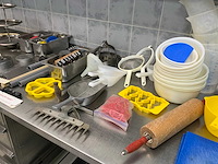 Partij bakker en keuken garnituren en gereedschappen - afbeelding 11 van  12