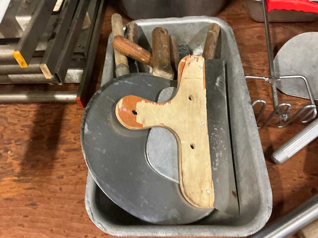 Partij bakkerij inventaris - afbeelding 7 van  17