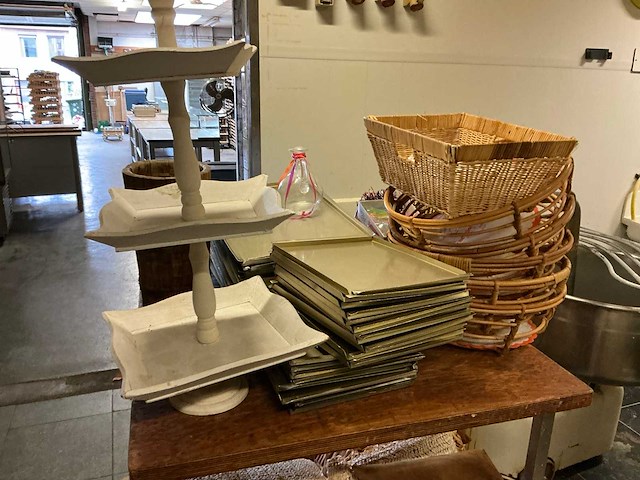 Partij bakkerij inventaris - afbeelding 9 van  17