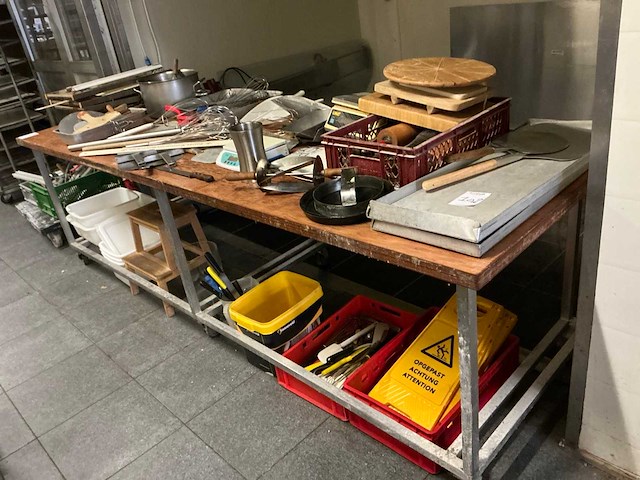Partij bakkerij inventaris - afbeelding 1 van  17