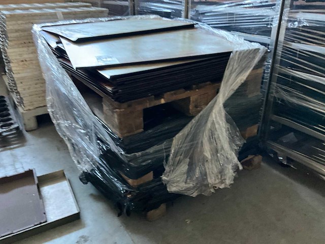 Partij bakplaten (ca. 100x) - afbeelding 2 van  3