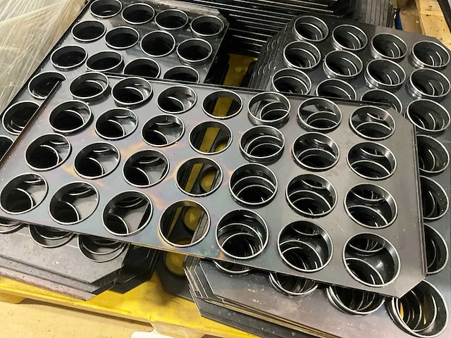 Partij bakplaten met vaste ringplaten (ca. 150x) - afbeelding 4 van  4