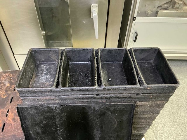 Partij bakvormen brood en cake - afbeelding 4 van  6