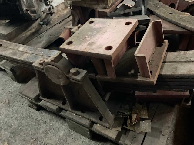 Partij balans bogies voor veerpakket - afbeelding 2 van  5