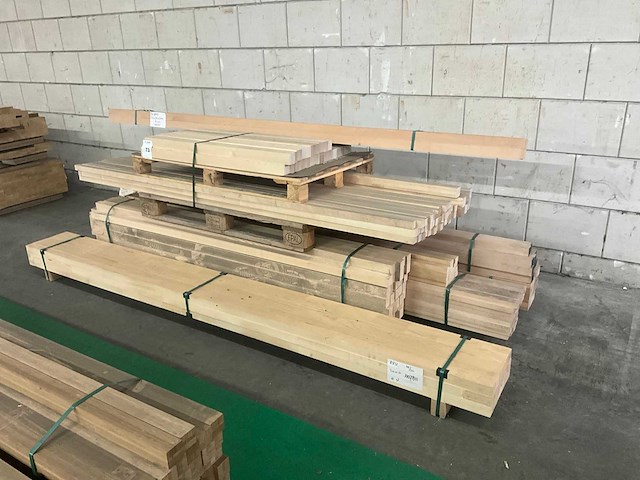 Partij balken en latten - afbeelding 1 van  11