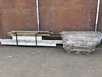 Partij balken en underlayment stroken circa 4m3 - afbeelding 1 van  6
