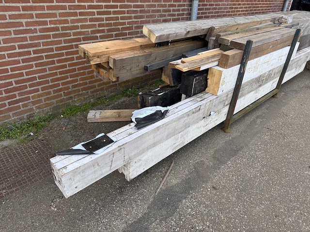 Partij balken en underlayment stroken circa 4m3 - afbeelding 2 van  6