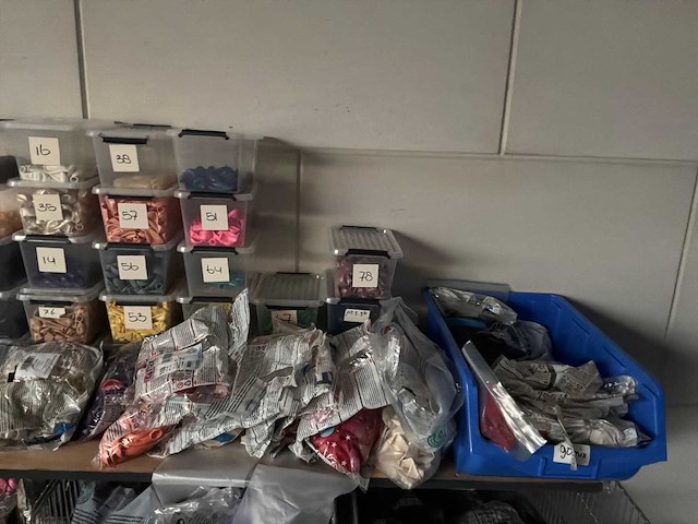 Partij ballonnen en divers - afbeelding 12 van  25