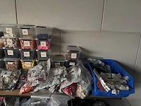 Partij ballonnen en divers - afbeelding 12 van  25