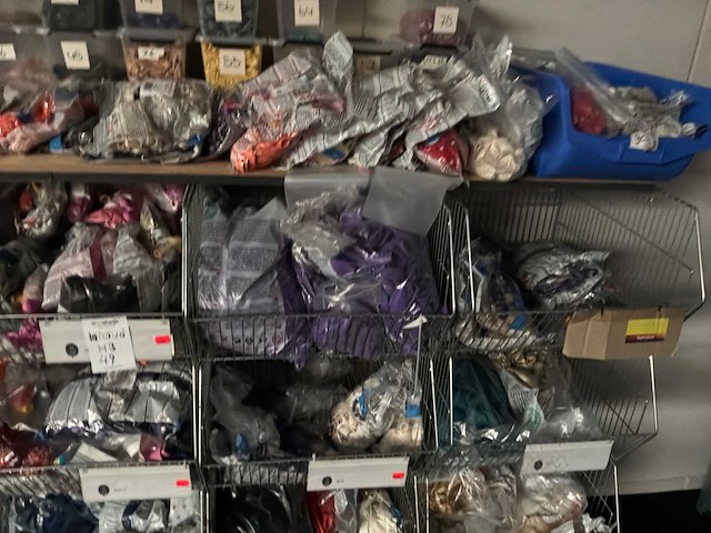 Partij ballonnen en divers - afbeelding 15 van  25