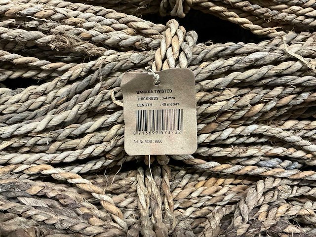 Partij banana twisted thickness 3-4mm length 40m (90x) - afbeelding 1 van  1