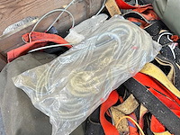 Partij banden en kabels - afbeelding 2 van  6