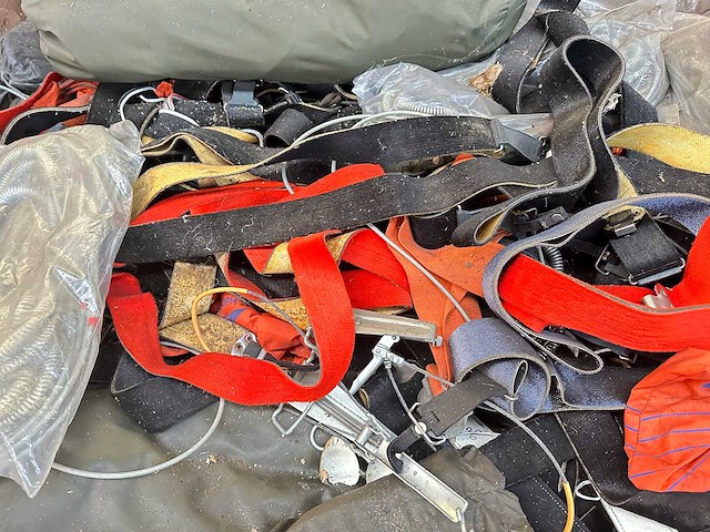 Partij banden en kabels - afbeelding 3 van  6