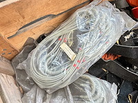 Partij banden en kabels - afbeelding 6 van  6