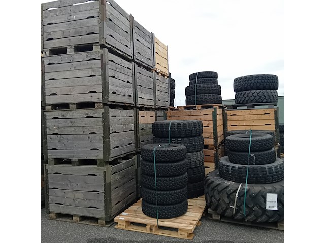 Partij banden, o.a. continental, michelin - afbeelding 2 van  13