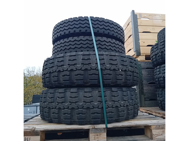 Partij banden, o.a. continental, michelin - afbeelding 9 van  13