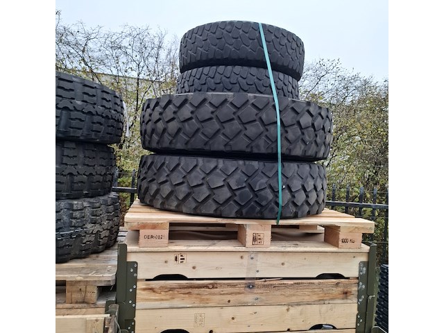 Partij banden, o.a. michelin, goodyear, continental - afbeelding 2 van  13